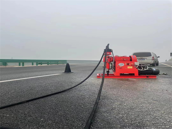 澜沧马路路基路面开裂下沉注浆加固灌浆